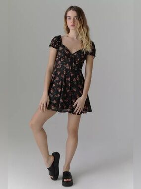 Urban Outfitters horseshoe floral mini dress size small milkmaid